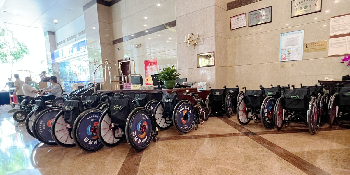 JBH Manueller Rollstuhlfahrer